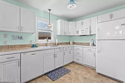 609 Spartanburg Avenue, Carolina Beach, NC 28428 - Photo 9