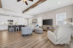 1018 N Caswell Ave, Southport, NC 28461 - Photo 9