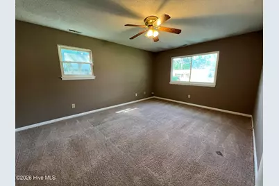 504 Holly Court, Jacksonville, NC 28540 - Photo 9