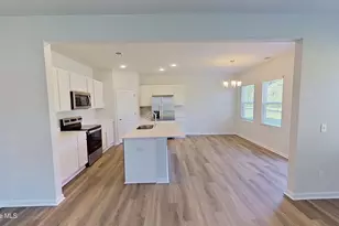 1095 Hanson Dr, Leland, NC 28451 - Photo 5