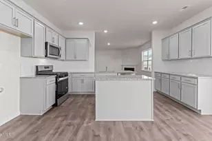 1006 Aviator Ln, Ayden, NC 28513 - Photo 11