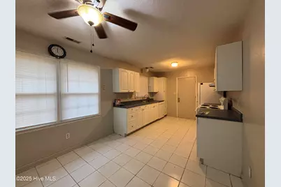 102 Hillside Court, Jacksonville, NC 28546 - Photo 5