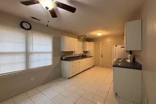 102 Hillside Ct, Jacksonville, NC 28546 - Photo 5