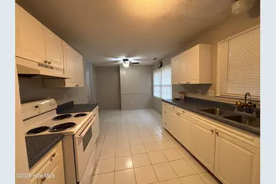 102 Hillside Court, Jacksonville, NC 28546 - Photo 7