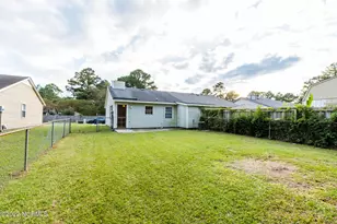 139 Village Cir, Jacksonville, NC 28546 - Photo 17