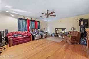 273 E Charity Rd, Rose Hill, NC 28458 - Photo 15