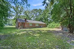 273 E Charity Rd, Rose Hill, NC 28458 - Photo 11