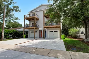 305 Fayetteville Ave, Carolina Beach, NC 28428 - Photo 3