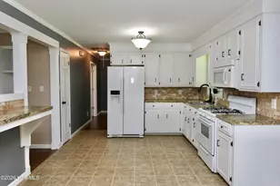1811 John Small Ave, Washington, NC 27889 - Photo 3