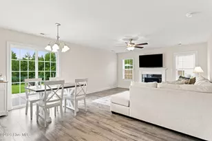 273 W Broughton Ln, Rocky Point, NC 28457 - Photo 11