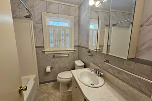 702 Stewart Ave, Clinton, NC 28328 - Photo 17