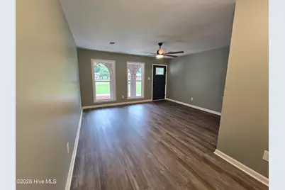 319 Pinewood Court, Jacksonville, NC 28546 - Photo 5