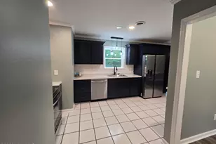 319 Pinewood Ct, Jacksonville, NC 28546 - Photo 7