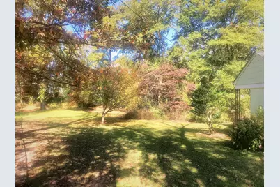 203 Willow Road, Clinton, NC 28328 - Photo 5