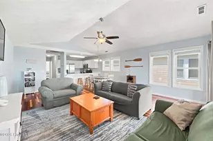 421 N New River Dr, Surf City, NC 28445 - Photo 7