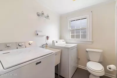 313 N Breazeale Avenue, Mount Olive, NC 28365 - Photo 25