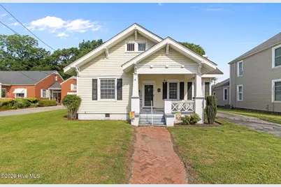 313 N Breazeale Avenue, Mount Olive, NC 28365 - Photo 1
