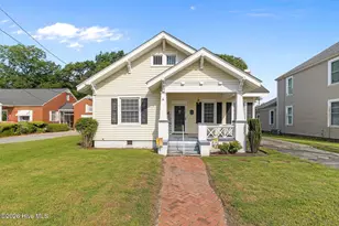 313 N Breazeale Ave, Mount Olive, NC 28365 - Photo 1