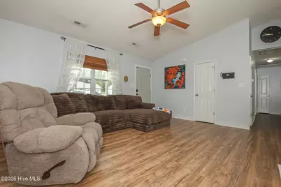 102 Turtle Creek Court, Jacksonville, NC 28540 - Photo 5