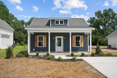 304 S Sycamore Street, Fremont, NC 27830 - Photo 1
