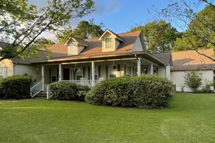 202 Meadows Ln, Newport, NC 28570 - Photo 1
