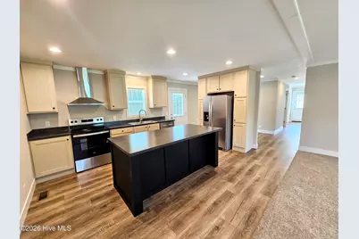 1884 Rolling Green Drive SW, Supply, NC 28462 - Photo 3