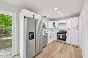 818 Rock Spring Rd, Fayetteville, NC 28314 - Photo 5