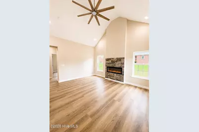 404 Holmes Street, Clinton, NC 28328 - Photo 3