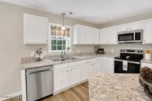 303 Big Tree Ln, Chinquapin, NC 28521 - Photo 15