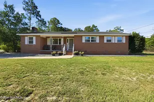 1105 Oak Ave, Hamlet, NC 28345 - Photo 1