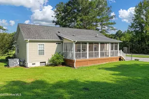 540 Meadow Ln, Burgaw, NC 28425 - Photo 29