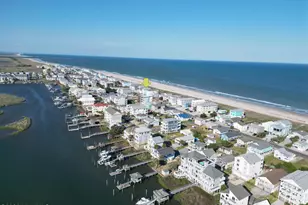 1302 Carolina Beach Ave N, Carolina Beach, NC 28428 - Photo 3