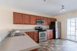8010 Banister Loop, Jacksonville, NC 28546 - Photo 7