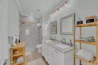400 Sumter Avenue, Carolina Beach, NC 28428 - Photo 17