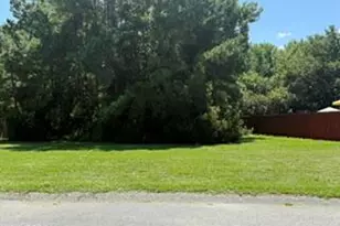 137 Lighthouse Dr, Carolina Beach, NC 28428 - Photo 1