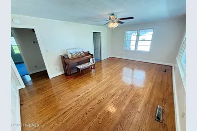 501 N Chestnut Street, Mount Olive, NC 28365 - Photo 11