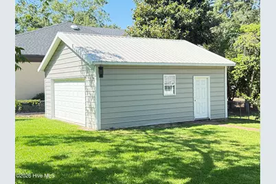 501 N Chestnut Street, Mount Olive, NC 28365 - Photo 25