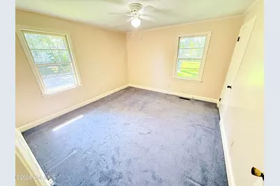 501 N Chestnut Street, Mount Olive, NC 28365 - Photo 17