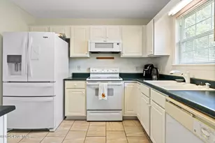7323 Rabbit Hollow Dr, Wilmington, NC 28411 - Photo 11
