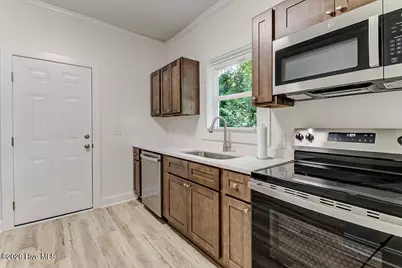709 S 10th Street, Wilmington, NC 28401 - Photo 9