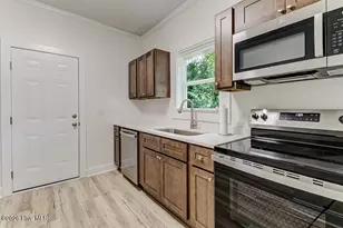 709 S 10th St, Wilmington, NC 28401 - Photo 9