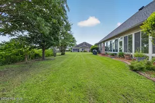 1121 Highlands Dr, Hampstead, NC 28443 - Photo 9