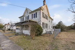 307 Dobbs St, Hertford, NC 27944 - Photo 3