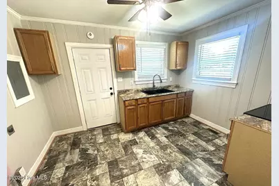 309 Broad Street W, Wilson, NC 27893 - Photo 7