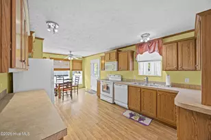 207 Betty Dr, Burgaw, NC 28425 - Photo 11
