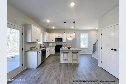 9 E Coulter Court, Selma, NC 27576 - Photo 3