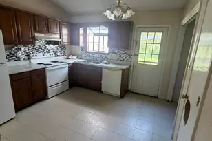 153 Pine Crest Dr, Jacksonville, NC 28546 - Photo 3
