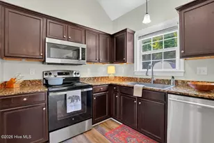 106 Fernie Ln, New Bern, NC 28560 - Photo 9