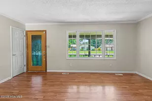 124 Carolina Cir, Jacksonville, NC 28546 - Photo 5