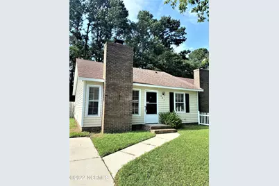 363 W Frances Street, Jacksonville, NC 28546 - Photo 1